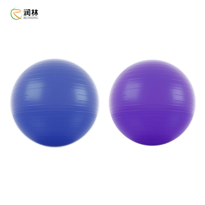 تمرين كرة اليوجا البلاستيكية للياقة البدنية من أجل قوة توازن الاستقرار الأساسي